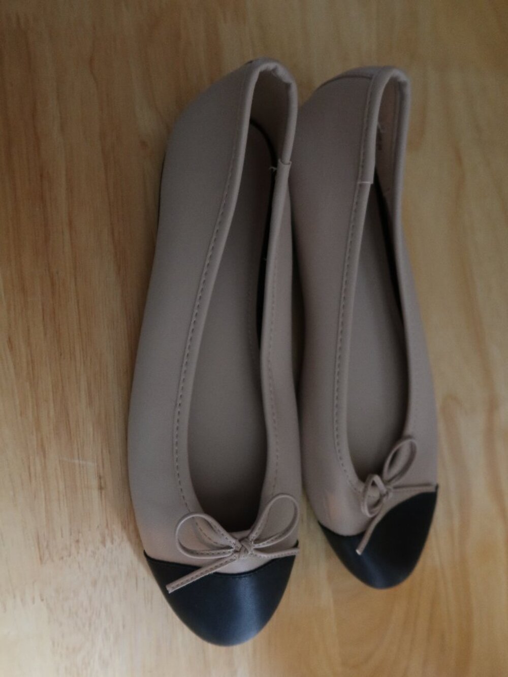 H&M Ballet Flats Nude and Black Size 7.5 Like New